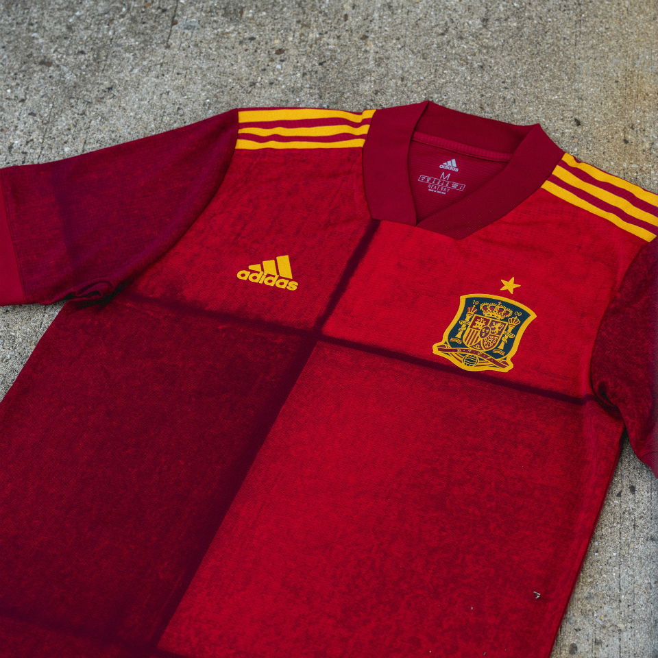 Camisetas_de_Futbol_Espana_2020_1.jpg